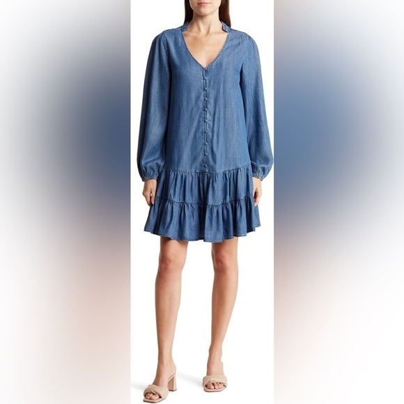 lovestitch Dresses & Skirts - Lovestitch NWT Long Sleeve Shift Dress Denim Blue Size Large Tiered Vee Neck